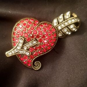 Heidi Daus CN Be still my heart brooch